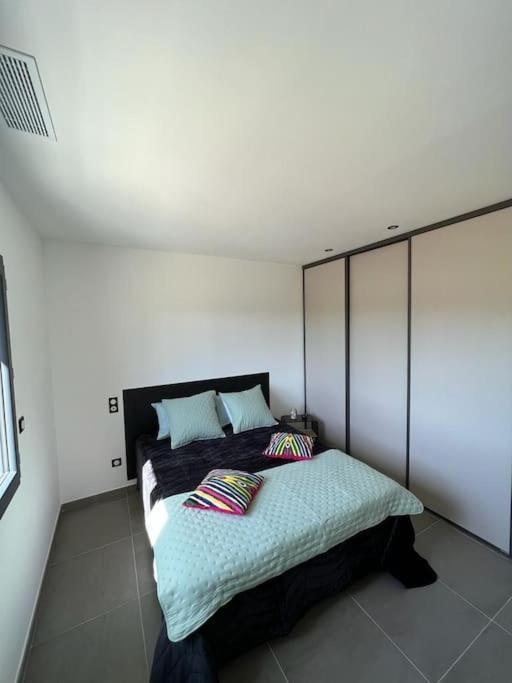 Logement Neuf-Ghisonaccia Centre, A 5Min De La Mer エクステリア 写真