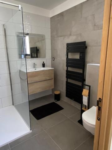 Logement Neuf-Ghisonaccia Centre, A 5Min De La Mer エクステリア 写真